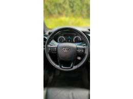 TOYOTA - HILUX - 2018/2019 - Preta - R$ 209.990,00