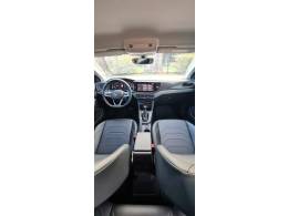 VOLKSWAGEN - POLO - 2022/2023 - Branca - R$ 99.990,00