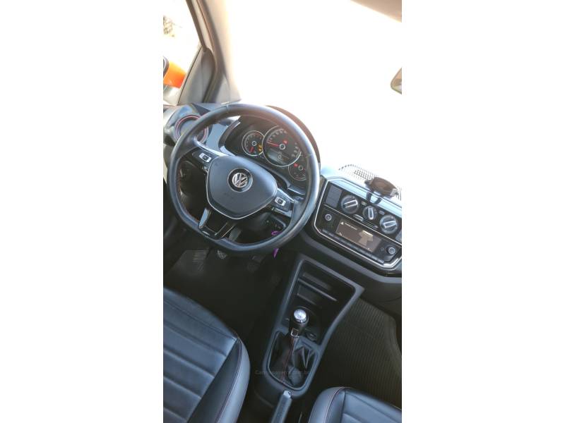 VOLKSWAGEN - UP - 2018/2019 - Branca - Sob Consulta