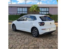 VOLKSWAGEN - POLO - 2022/2023 - Branca - R$ 99.990,00