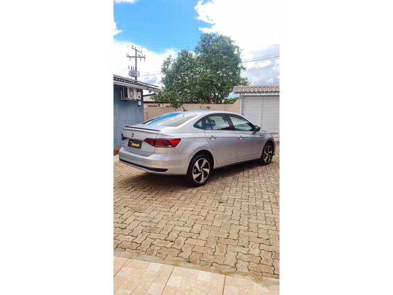 VOLKSWAGEN - VIRTUS - 2020/2021 - Prata - R$ 109.990,00