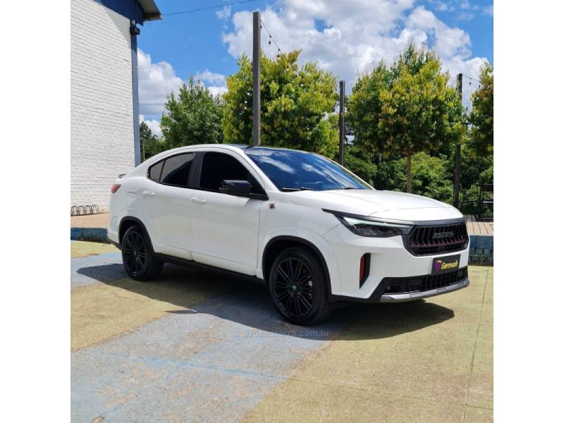 FIAT - FASTBACK - 2025/2026 - Branca - R$ 164.990,00