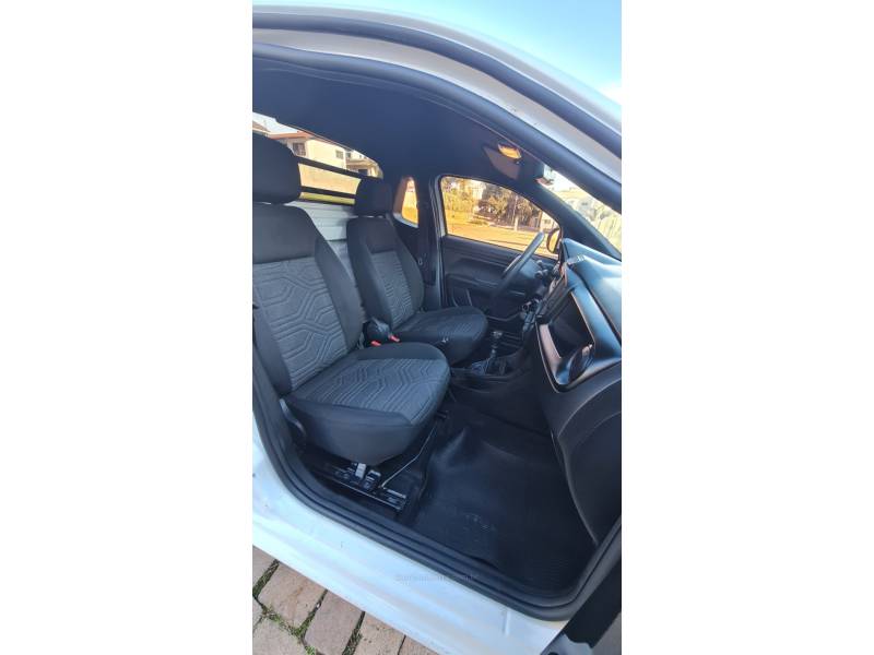 FIAT - STRADA - 2021/2022 - Branca - R$ 66.990,00