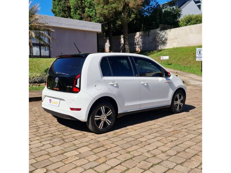 VOLKSWAGEN - UP - 2018/2019 - Branca - Sob Consulta