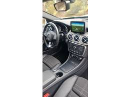 MERCEDES-BENZ - GLA 200 - 2015/2016 - Branca - R$ 119.990,00