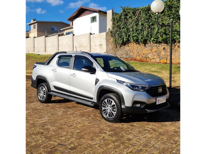 FIAT - STRADA - 2023/2023 - Prata - R$ 117.990,00
