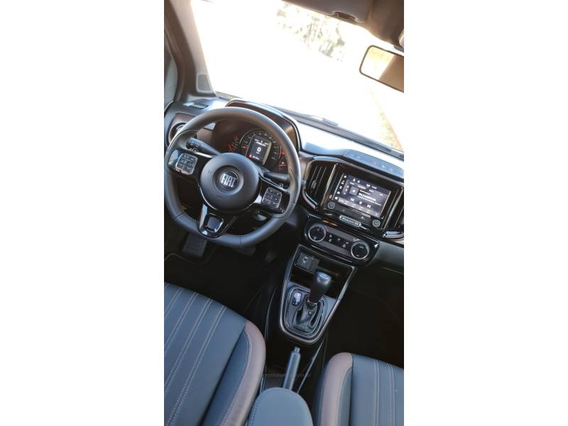 FIAT - STRADA - 2023/2023 - Prata - R$ 117.990,00