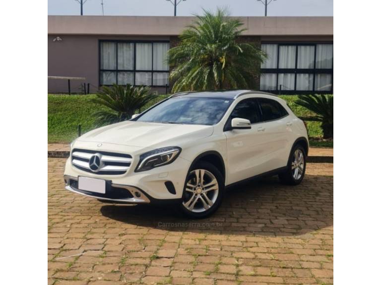 MERCEDES-BENZ - GLA 200 - 2015/2016 - Branca - R$ 119.990,00