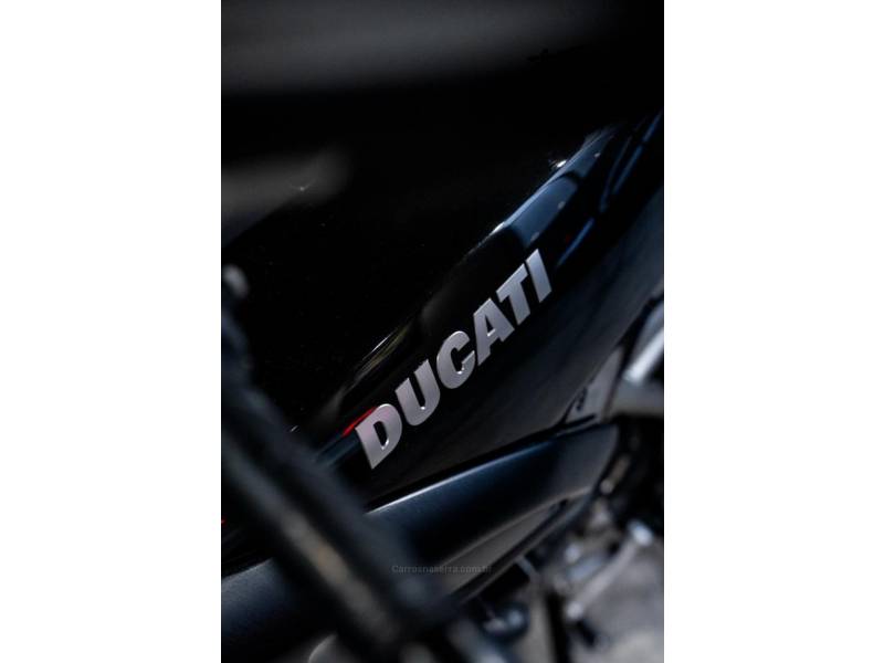 DUCATI - DIAVEL - 2013/2013 - Preta - R$ 44.990,00
