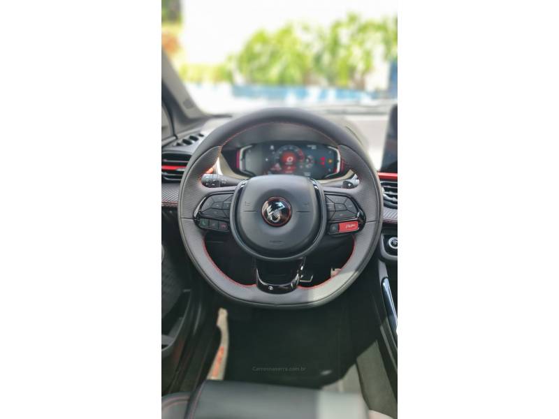 FIAT - FASTBACK - 2025/2026 - Branca - R$ 164.990,00