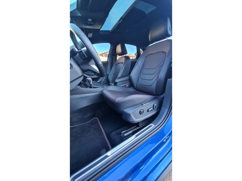 VOLKSWAGEN - JETTA - 2023/2023 - Azul - R$ 199.990,00