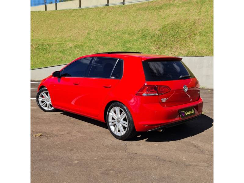 VOLKSWAGEN - GOLF - 2017/2017 - Vermelha - R$ 84.990,00