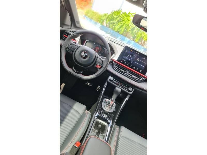 FIAT - FASTBACK - 2025/2026 - Branca - R$ 164.990,00