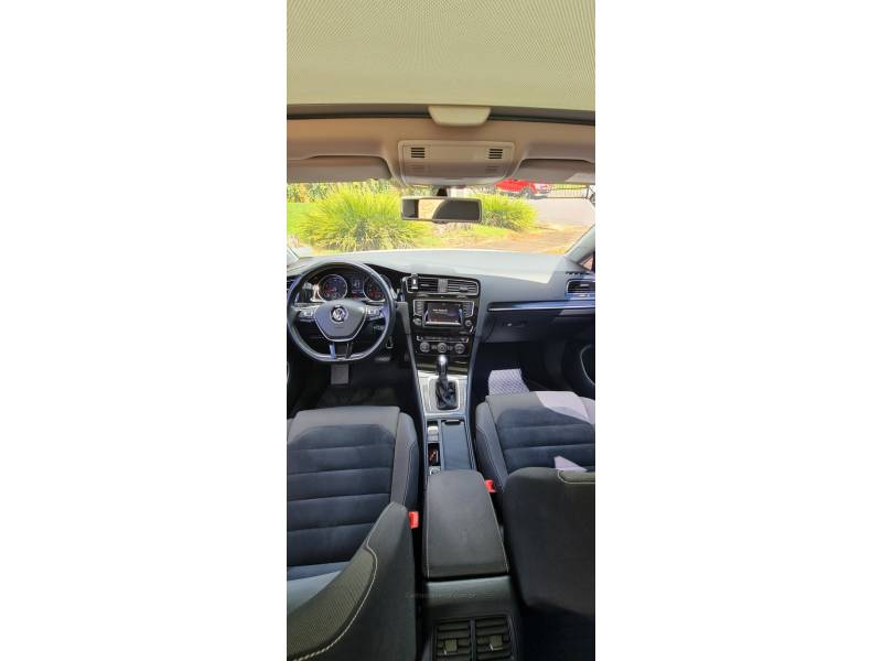 VOLKSWAGEN - GOLF - 2014/2014 - Branca - R$ 79.990,00