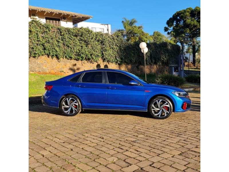 VOLKSWAGEN - JETTA - 2023/2023 - Azul - R$ 199.990,00