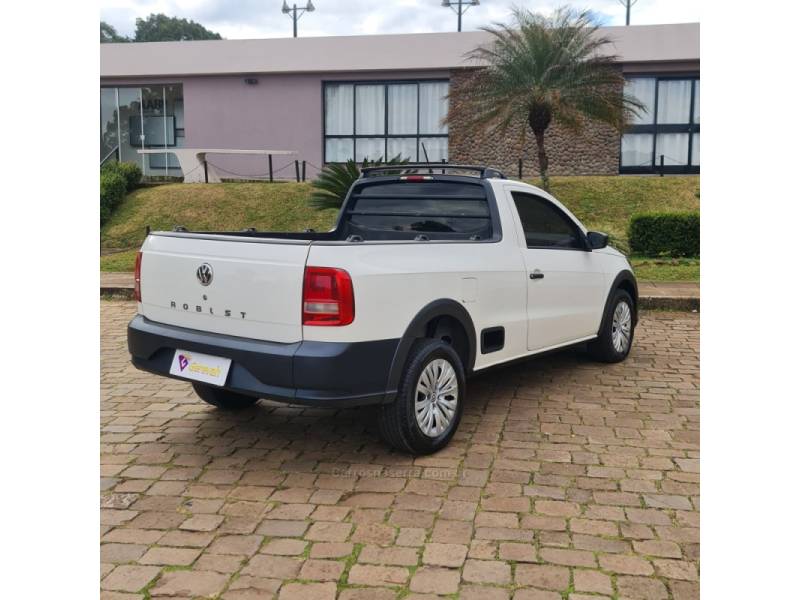 VOLKSWAGEN - SAVEIRO - 2022/2023 - Branca - R$ 61.990,00